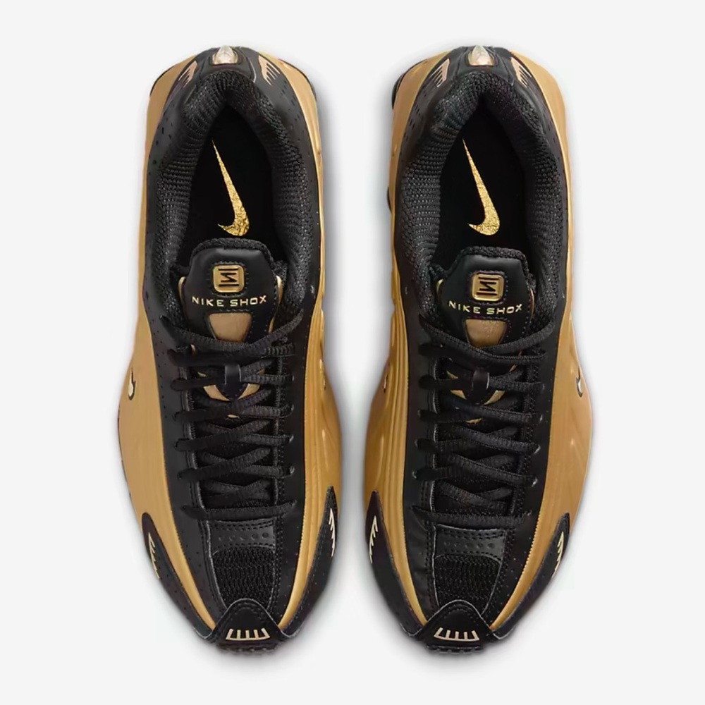 Nike WMNS Shox R4
Sneakers 
Black/Metallic Silver/Metallic
Gold
Style AR3565-005 - Picture 8 of 16